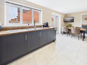 Kitchen, Dining- click for photo gallery